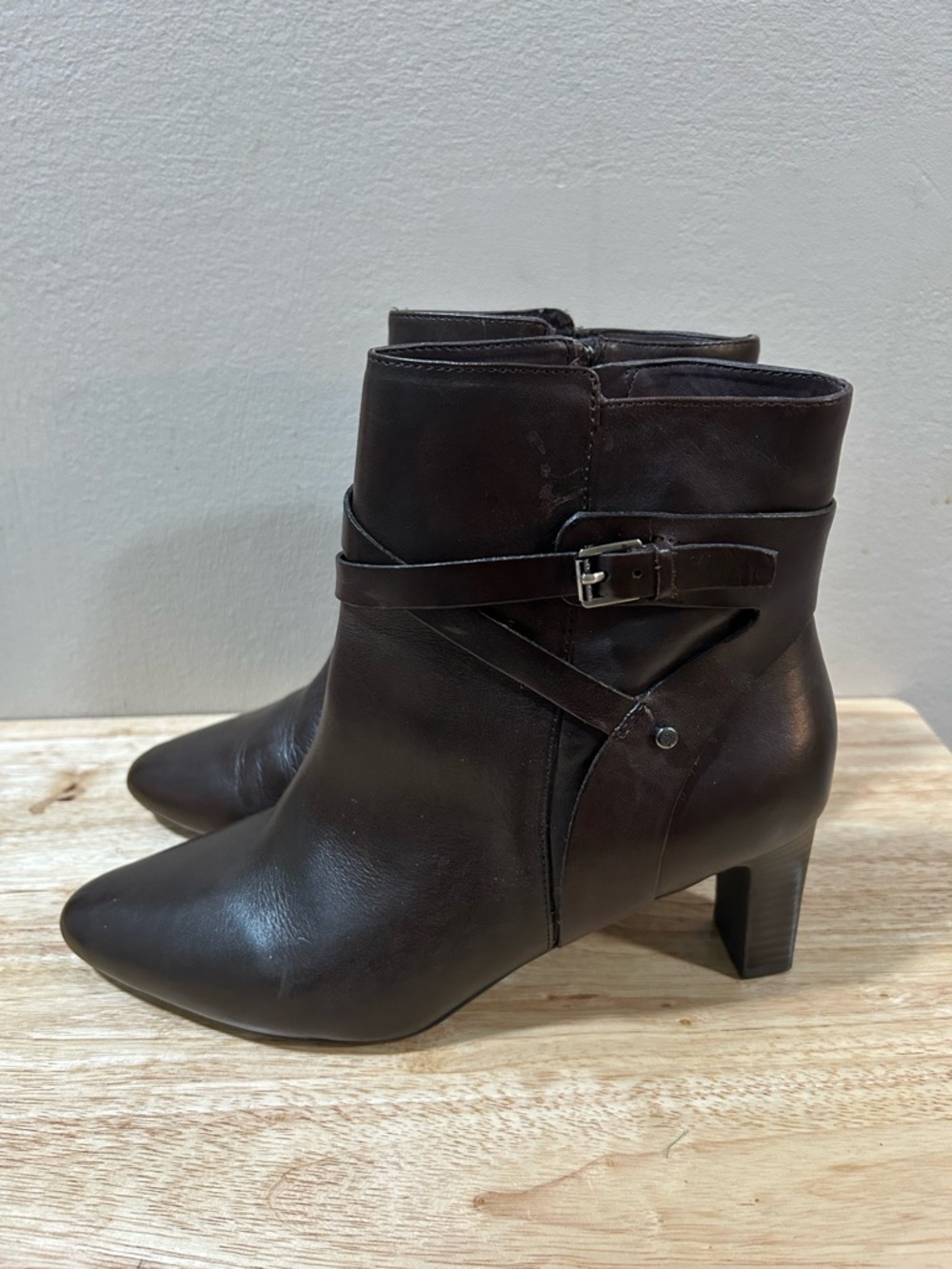 Lauren Ralph Lauren EUC Dark Brown Leather Ankle Booties with Buckle Strap - Picture 7 of 11